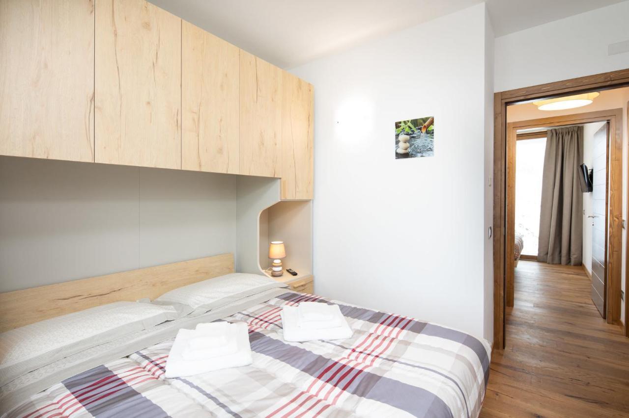Casa Noemi Lägenhet Livigno Exteriör bild